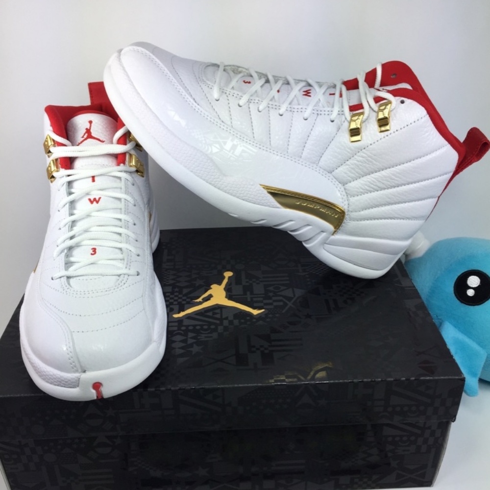 **SOLD!** Air Jordan 12 'FIBA' - Picture 4 of 8